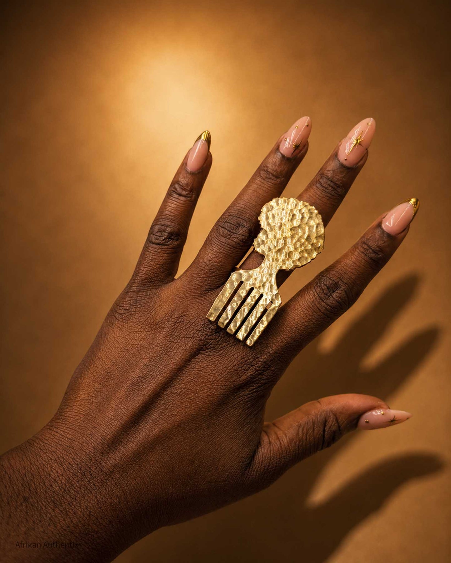 Large Afrocomb gold ring