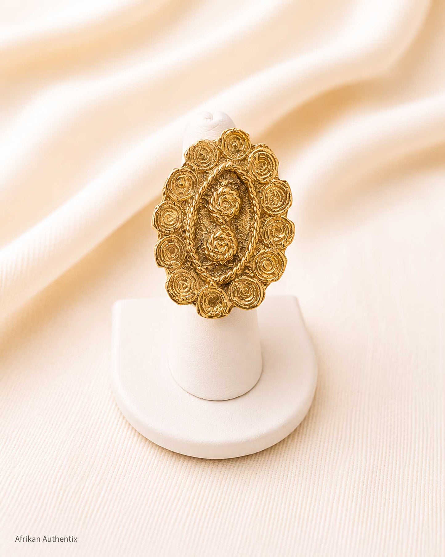 Kanene Oval Ring