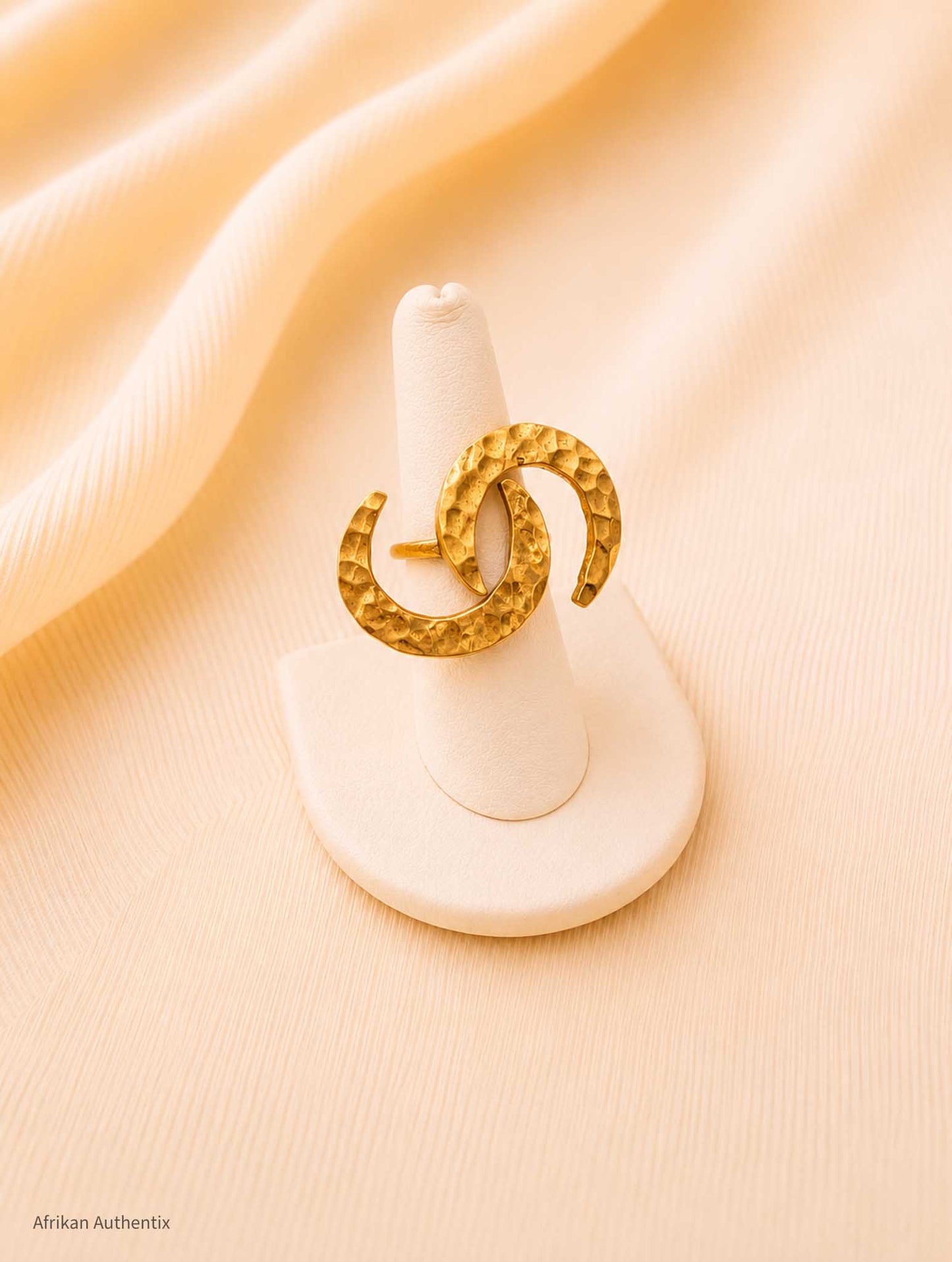 Interlocking ring