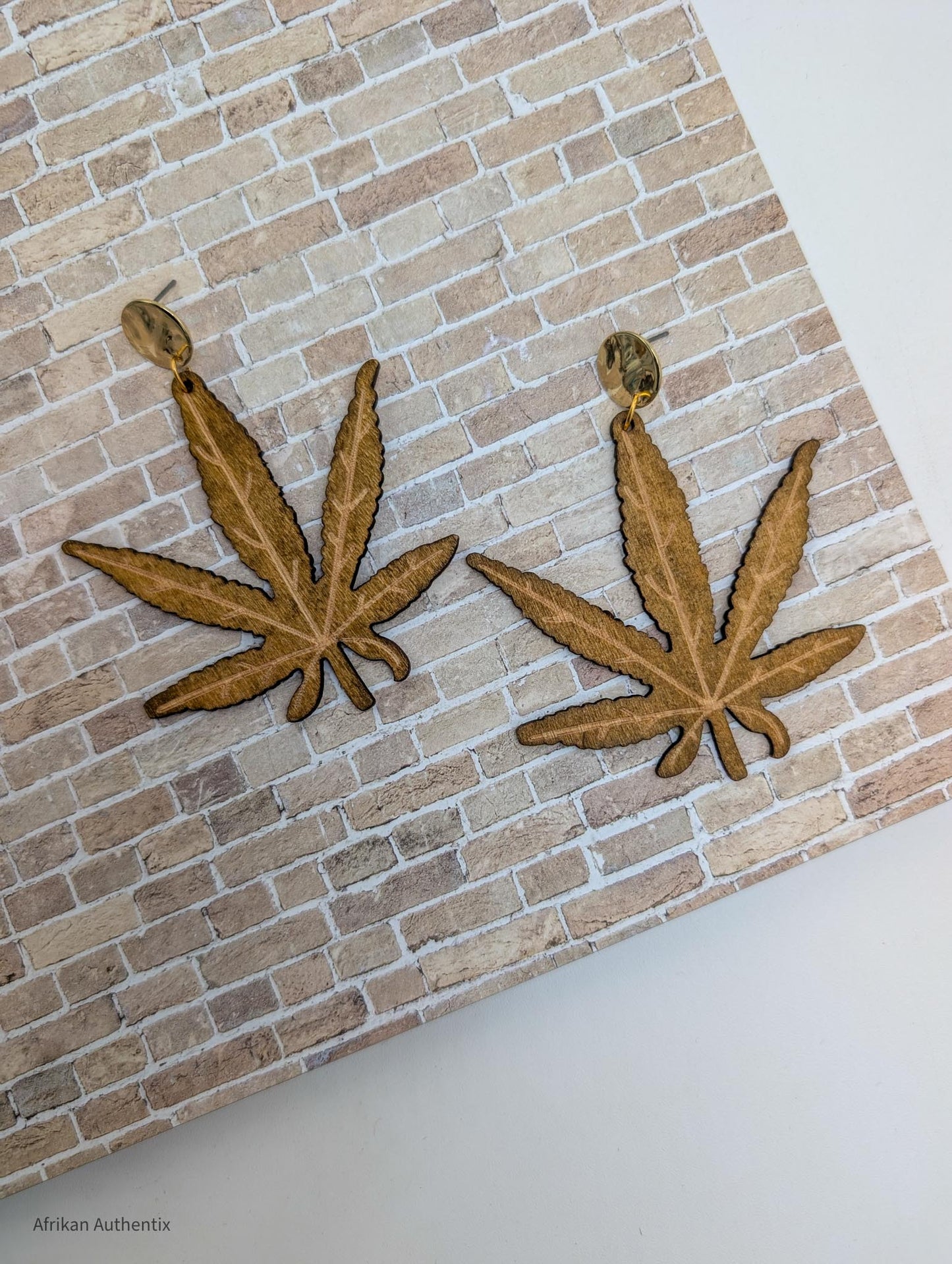 Hemp leaf wooden earrings