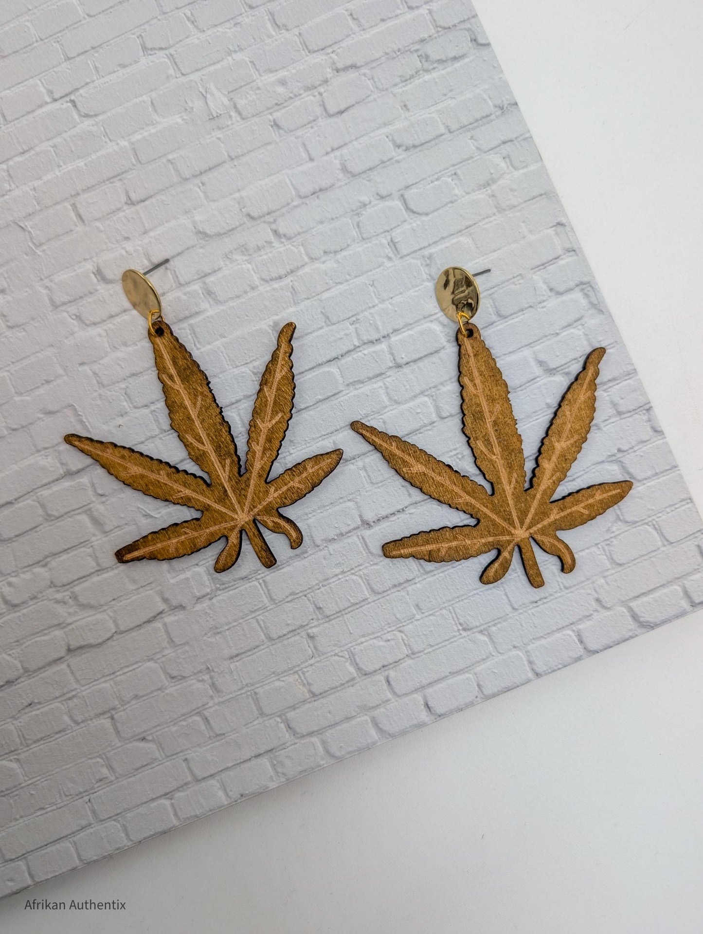 Hemp leaf wooden earrings