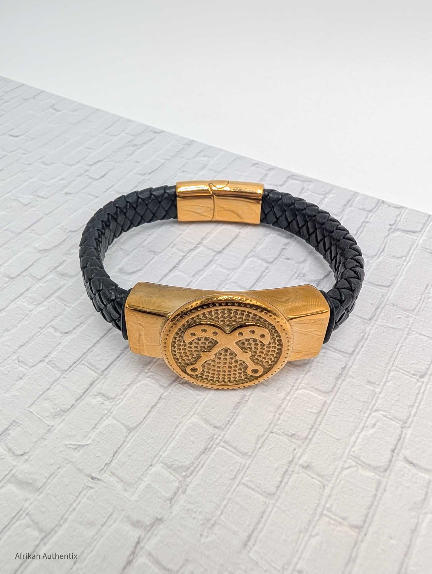 Men's engraved leather bracelet